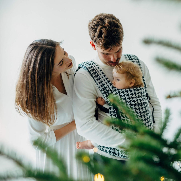 LennyLamb - LennyLight Baby Carrier - Pata de Gallo - Pixels (Cotton/Silk/Bamboo) - Cloth and Carry