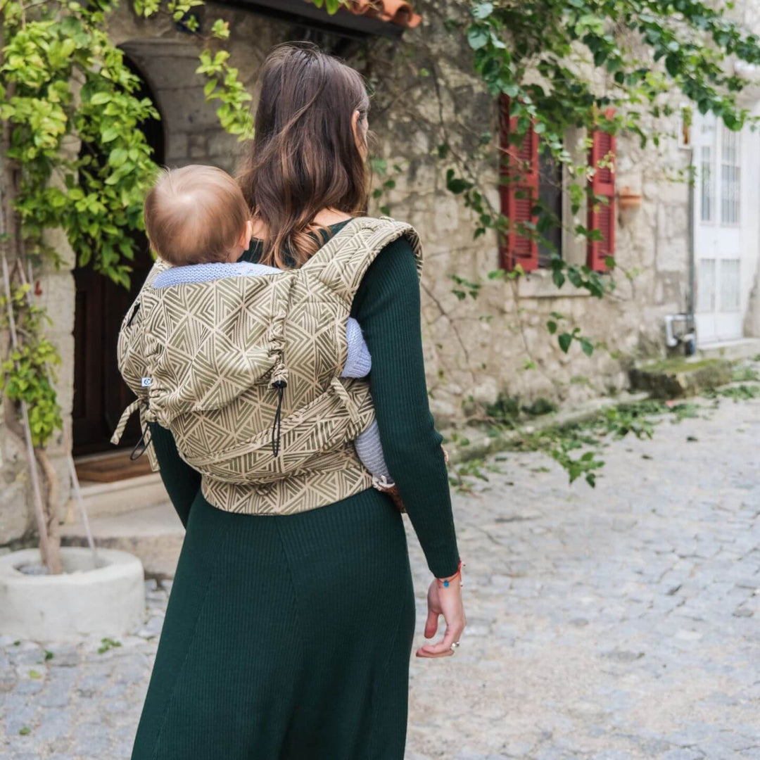 Neko Slings Half Buckle Carrier - Cedar - Baby Size